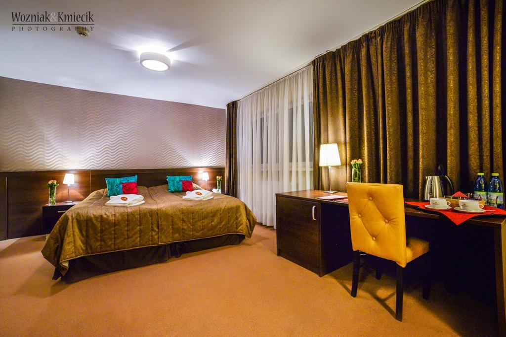 Hotel I Restauracja Złoty Las מראה חיצוני תמונה